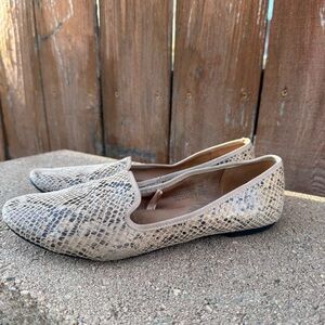 H&M Women’s Beige Cream Snakeskin Loafers Slip On Flats Shoes Size 8 39